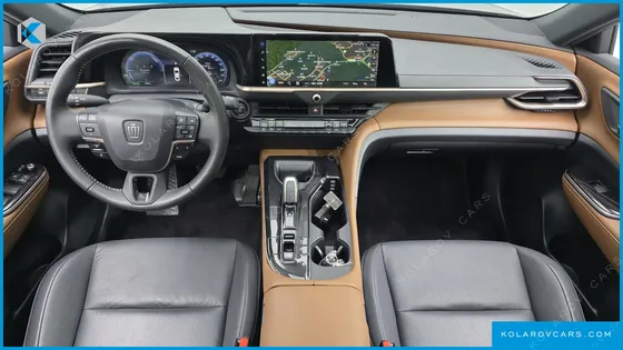 TOYOTA CROWN 2.5 4WD HYBRID