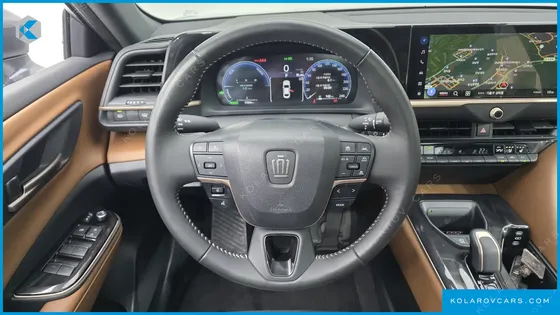 TOYOTA CROWN 2.5 4WD HYBRID