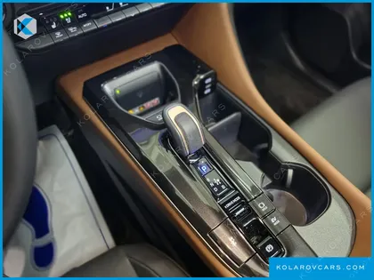 TOYOTA CROWN 2.5 4WD HYBRID