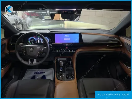 TOYOTA CROWN 2.5 4WD HYBRID