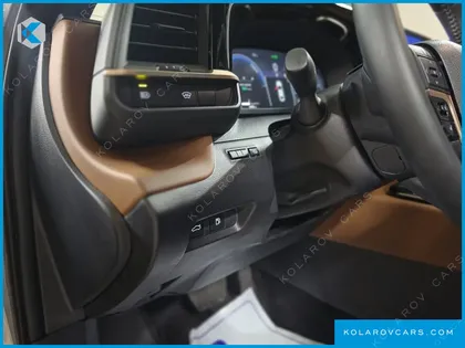TOYOTA CROWN 2.5 4WD HYBRID
