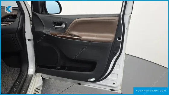 TOYOTA SIENNA 3.5 AWD
