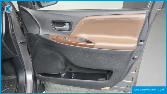 TOYOTA SIENNA 3.5 AWD
