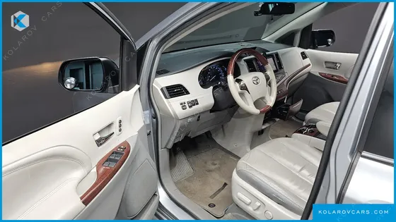 TOYOTA SIENNA 3.5 AWD