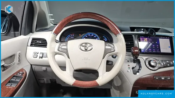 TOYOTA SIENNA 3.5 AWD