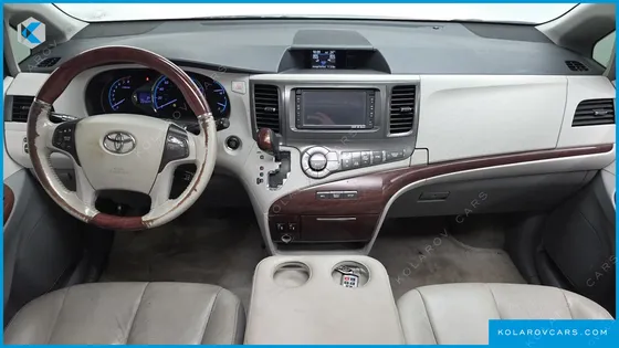 TOYOTA SIENNA 3.5 AWD