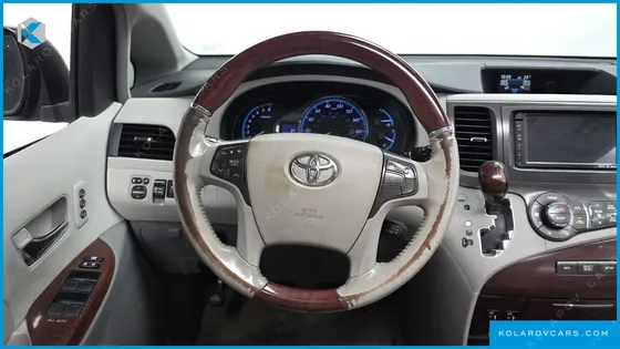 TOYOTA SIENNA 3.5 AWD