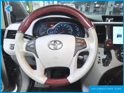 TOYOTA SIENNA 3.5
