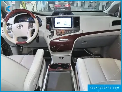 TOYOTA SIENNA 3.5