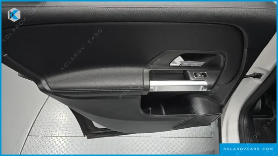 MERCEDES GLB-CLASS GLB220