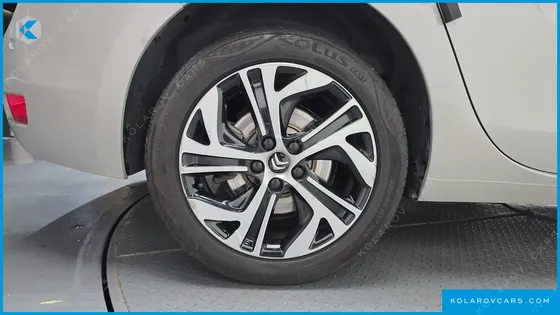 CITROËN C4 PICASSO 1.6 B-HDI FEEL