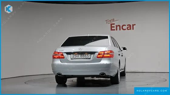 MERCEDES E-CLASS E300 ELEGANCE