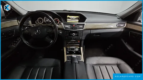 MERCEDES E-CLASS E300 ELEGANCE