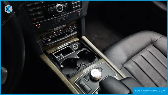 MERCEDES E-CLASS E300 ELEGANCE