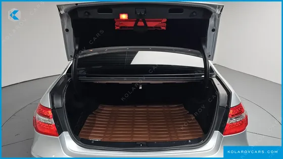 MERCEDES E-CLASS E300 ELEGANCE