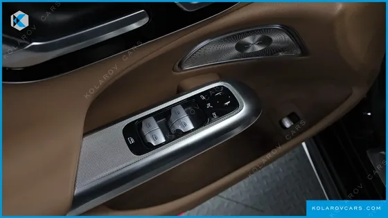 MERCEDES E-CLASS E300 4MATIC AMG LINE