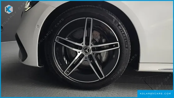 MERCEDES E-CLASS E300 4MATIC AMG LINE