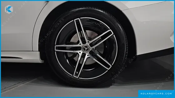 MERCEDES E-CLASS E300 4MATIC AMG LINE