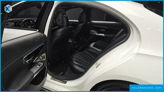 MERCEDES E-CLASS E300 4MATIC AMG LINE