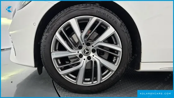MERCEDES E-CLASS E220D 4MATIC EXCLUSIVE