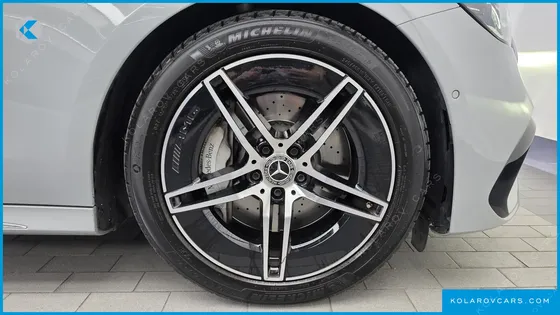 MERCEDES E-CLASS E300 4MATIC AMG LINE