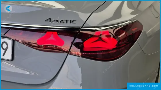 MERCEDES E-CLASS E300 4MATIC AMG LINE