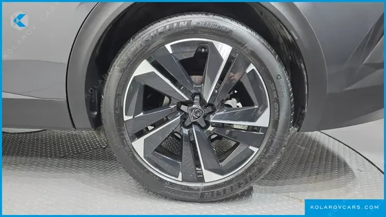 PEUGEOT 408 1.2 PURE TECH ALLURE