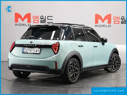 MINI COOPER 5 DOOR FAVOURED