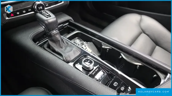 VOLVO S90 D4 MOMENTUM