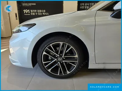 TOYOTA CAMRY 2.5 XLE HYBRID