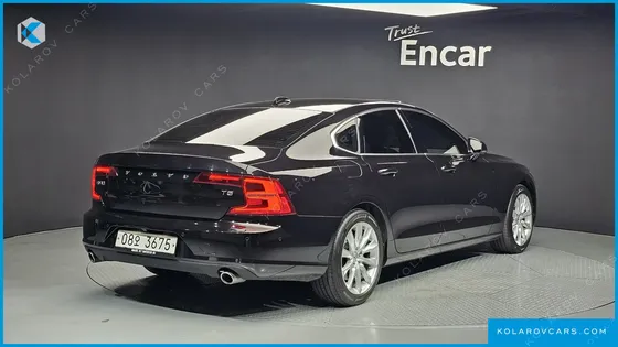 VOLVO S90 T5 MOMENTUM