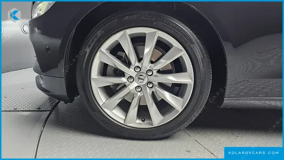 VOLVO S90 T5 MOMENTUM