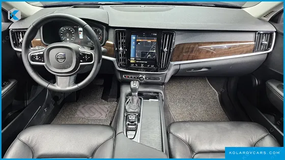 VOLVO S90 T5 MOMENTUM