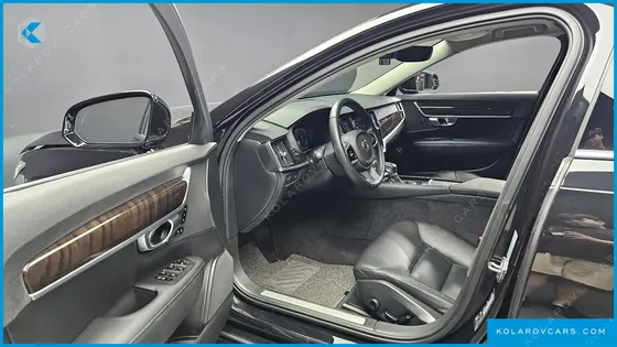 VOLVO S90 T5 MOMENTUM