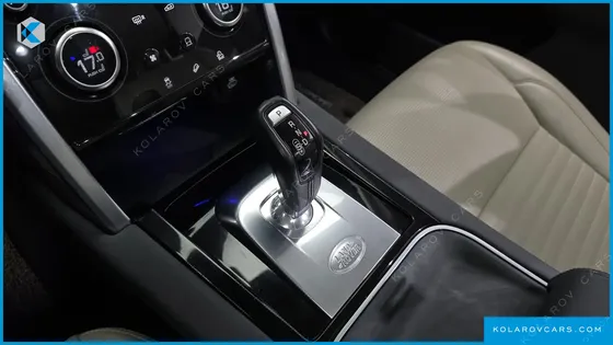 LAND ROVER DISCOVERY SPORT P250 SE