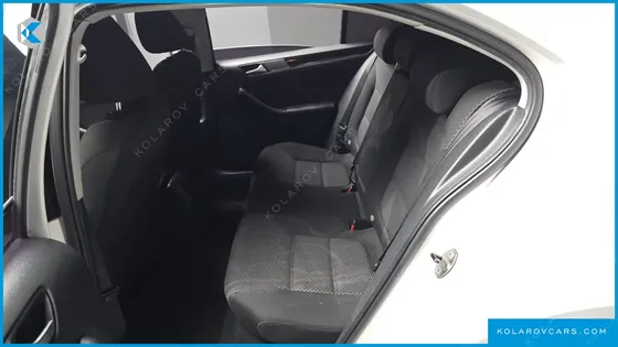 VOLKSWAGEN JETTA 1.6 TDI BLUE MOTION