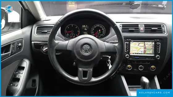 VOLKSWAGEN JETTA 1.6 TDI BLUE MOTION