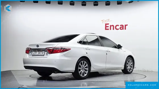 TOYOTA CAMRY HYBRID XLE