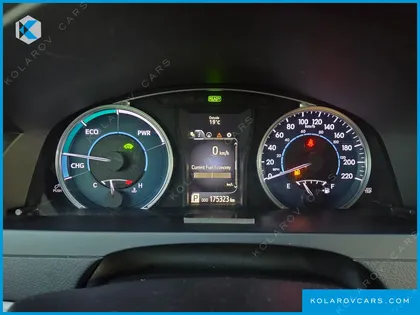 TOYOTA CAMRY HYBRID XLE