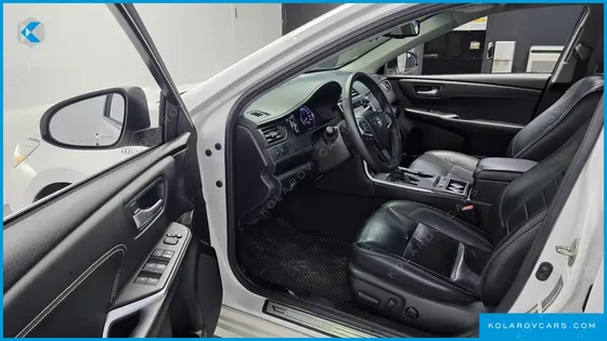 TOYOTA CAMRY HYBRID XLE