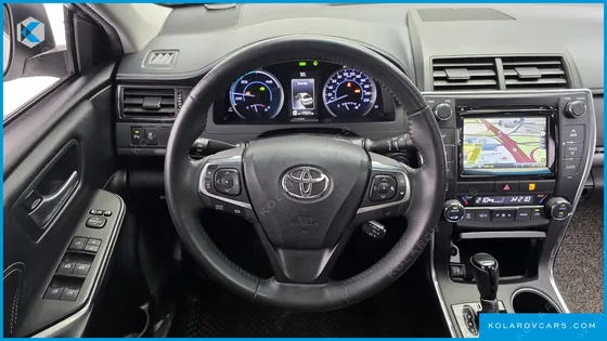 TOYOTA CAMRY HYBRID XLE