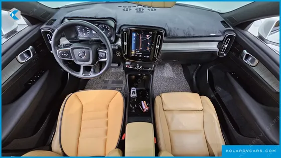 VOLVO XC40 B4 INSCRIPTION