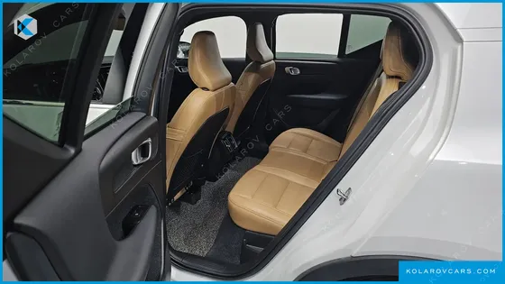 VOLVO XC40 B4 INSCRIPTION