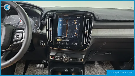 VOLVO XC40 B4 INSCRIPTION