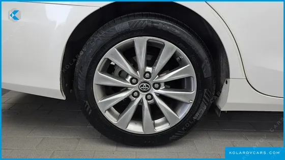 TOYOTA CAMRY HYBRID XLE