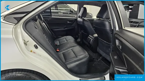 TOYOTA CAMRY HYBRID XLE