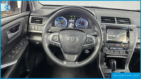 TOYOTA CAMRY HYBRID XLE