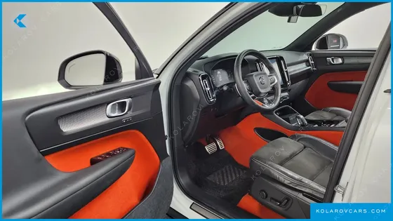 VOLVO XC40 T4 R-DESIGN
