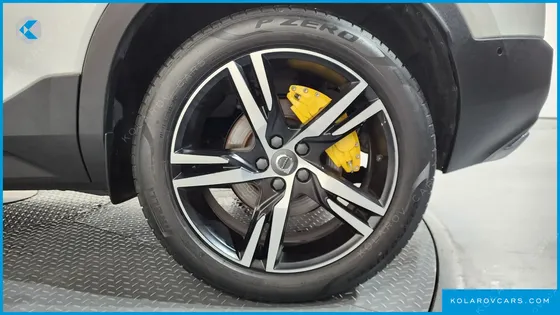 VOLVO XC40 T4 R-DESIGN