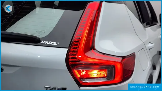 VOLVO XC40 T4 R-DESIGN